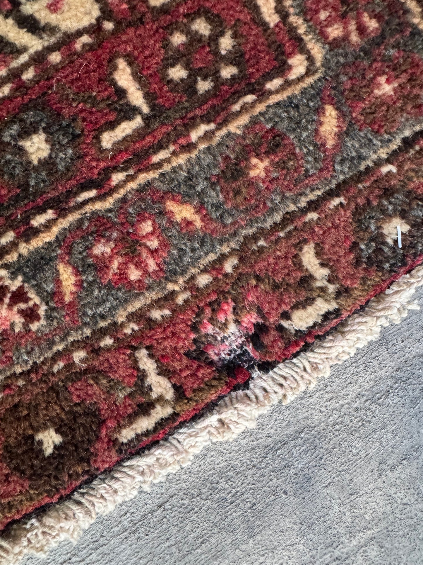 Handmade Persian Roudbar Rug
145 x 99 cm | 4.76 x 3.25 ft