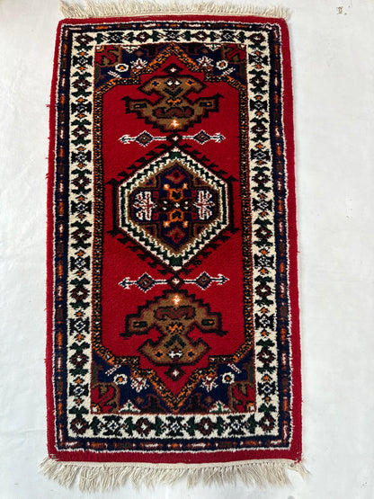 Handmade Indo Koliai 124 x 63 cm | 4.07 x 2.07 ft
