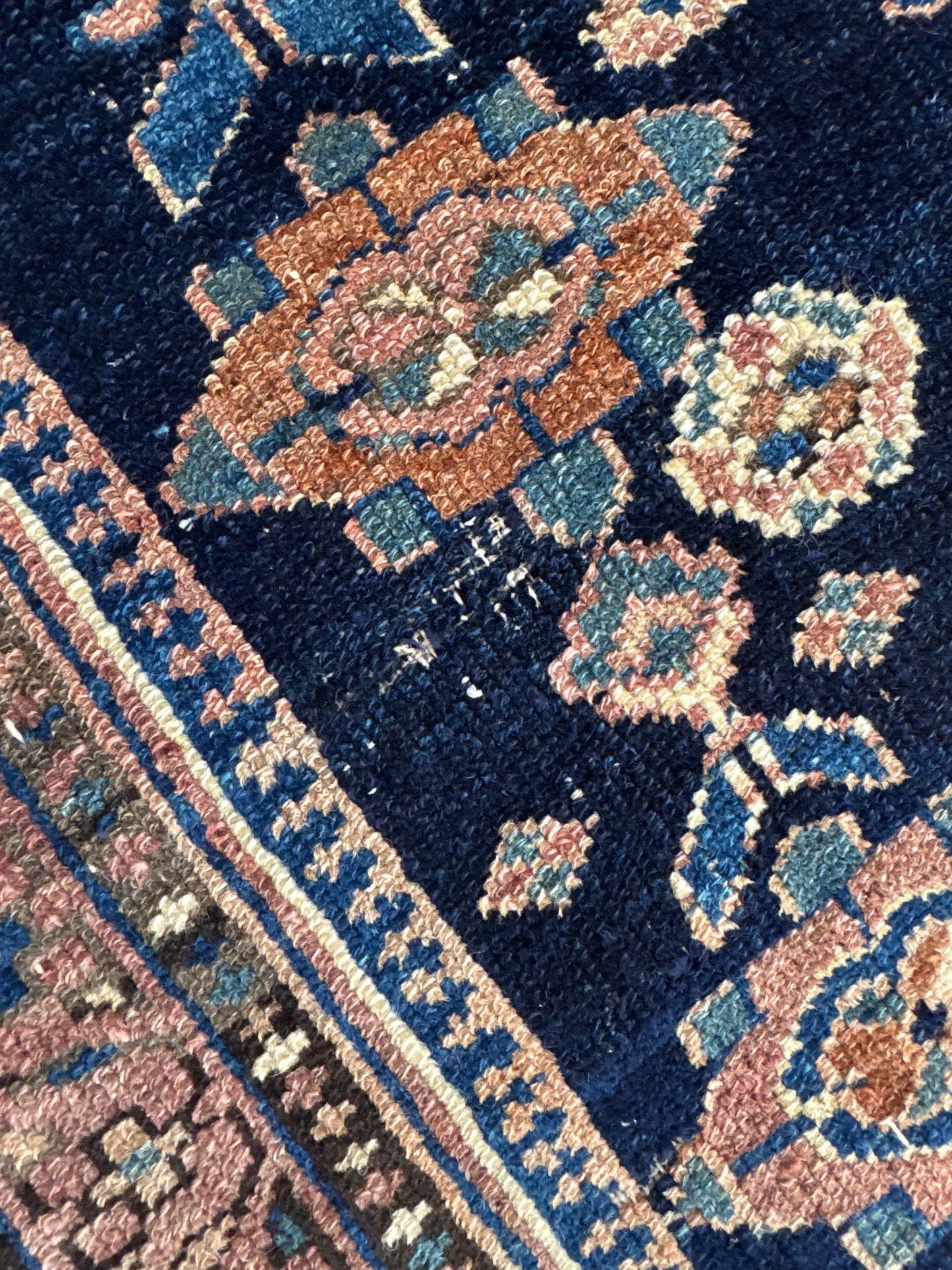 Handmade Persian Kurdish Rug 210 x 128 cm | 6.9 x 4.2 ft