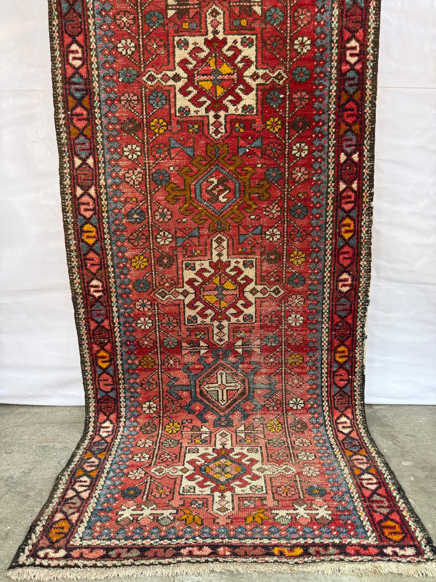 Handmade Persian Karaja Runner
270 x 98 cm | 8.9 x 3.2 ft