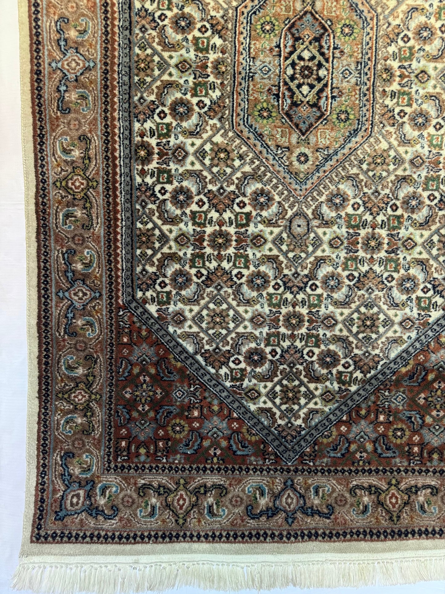 Handmade Persian Muod 161 x 89 cm | 5.3 x 3 ft