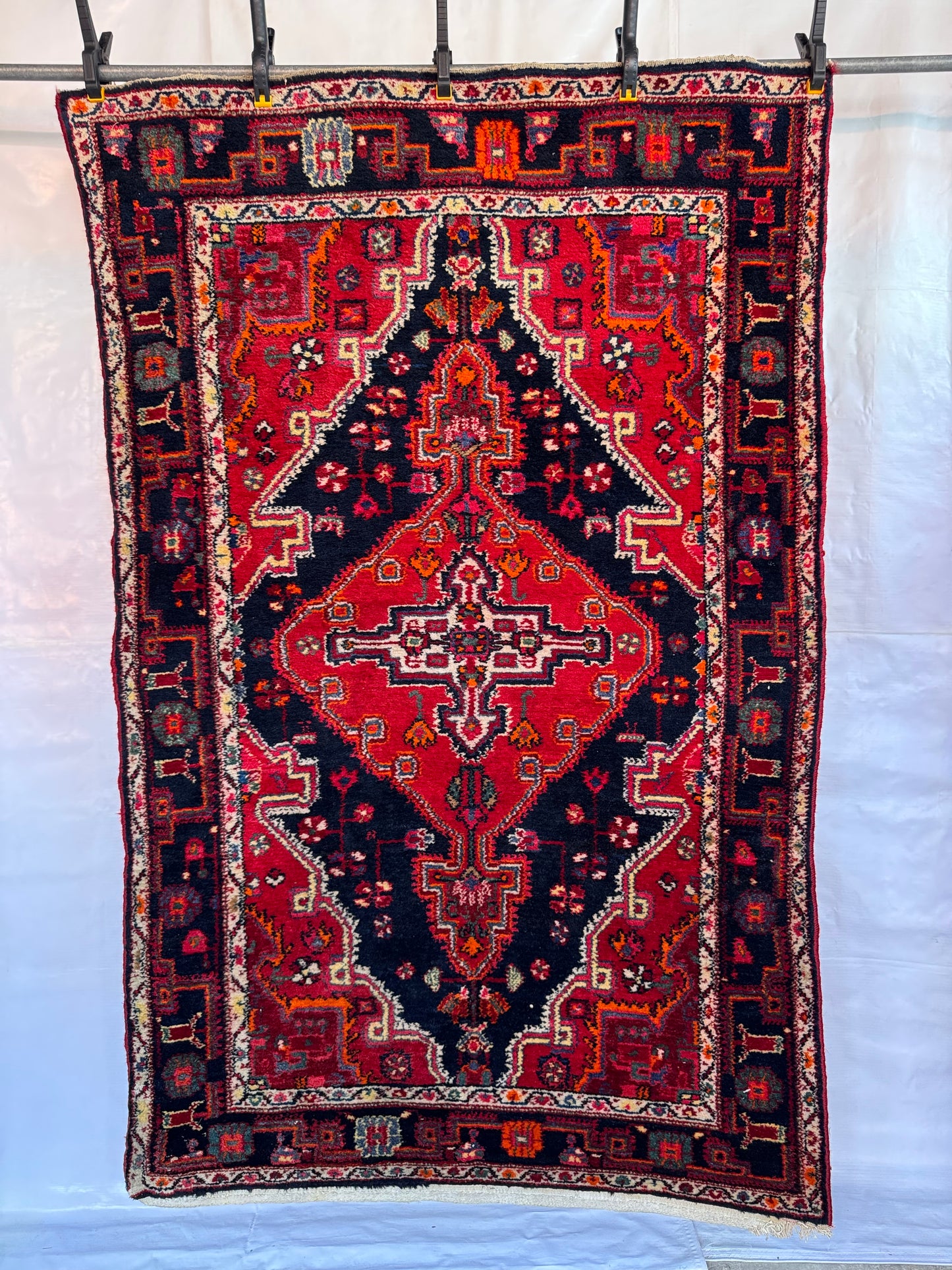 Handmade Persian Tuyserkan Rug 202 x 128 cm | 6.6 x 4.2 ft