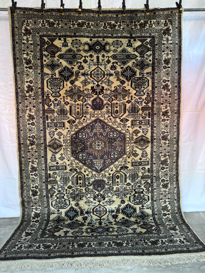 Handmade Ardebil Rug 270 x 174 cm | 8.86 x 5.71 ft
