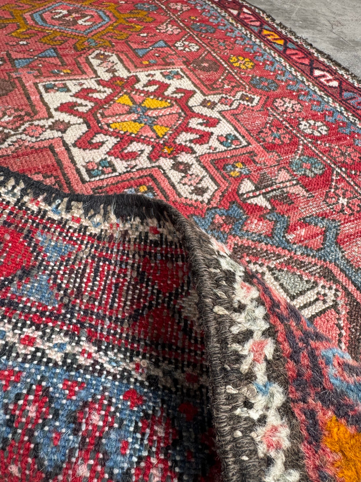Handmade Persian Karaja Runner
270 x 98 cm | 8.9 x 3.2 ft