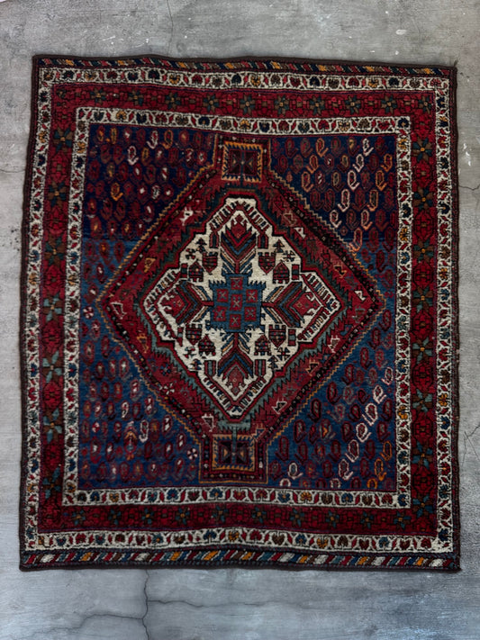 Handmade Persian Afshar Rug
145 x 125 cm | 4.9 x 4.1 ft