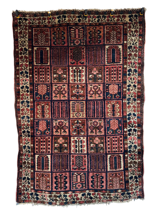 Handmade Persian Bakhtiar 197 x 136cm | 6.46 x 4.46 ft