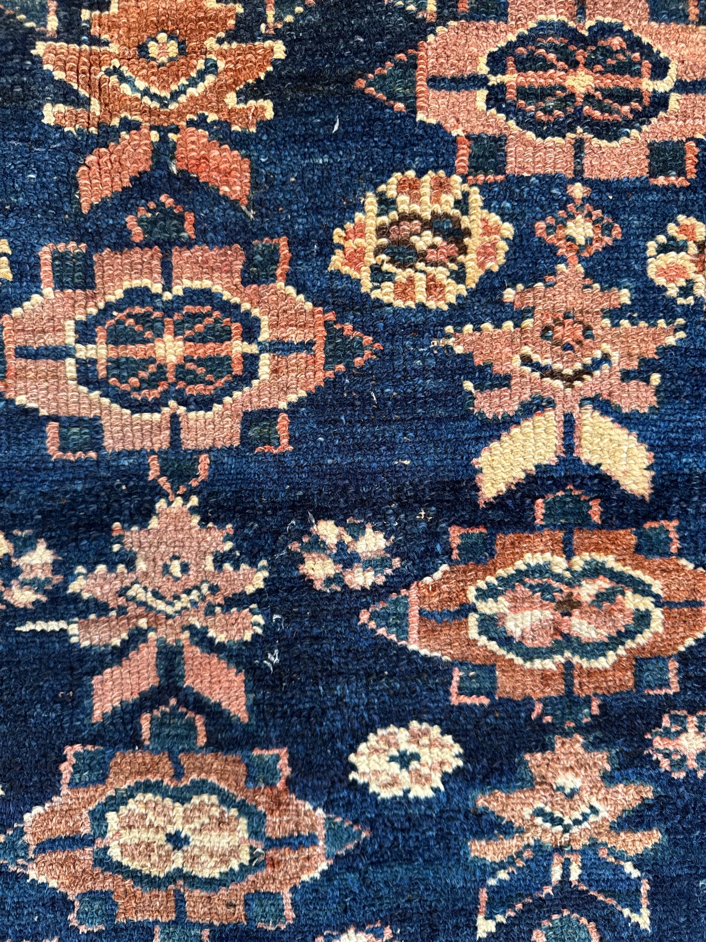 Handmade Persian Kurdish Rug 210 x 128 cm | 6.9 x 4.2 ft