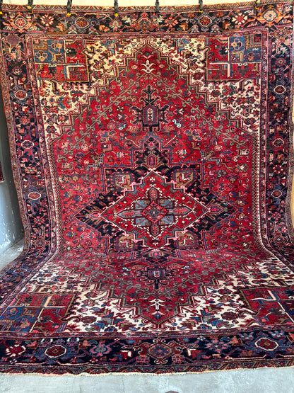 Handmade Persian Heriz 350 x 262 cm | 11.5 x 8.6 ft
