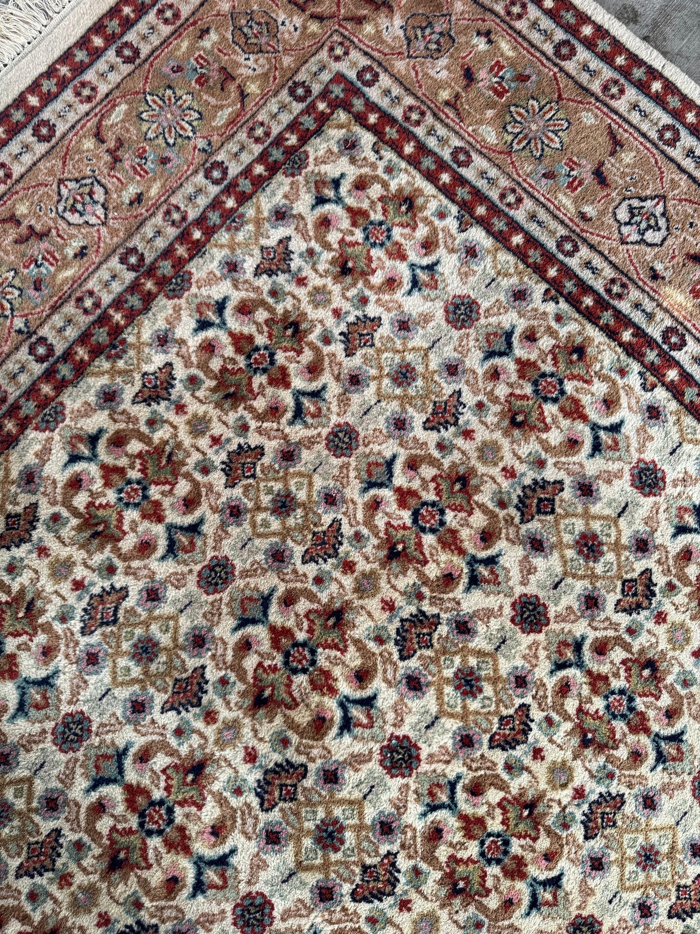 Handmade Indo Bidjar Rug 
285 x 193 cm | 9.4 x 6.3 ft