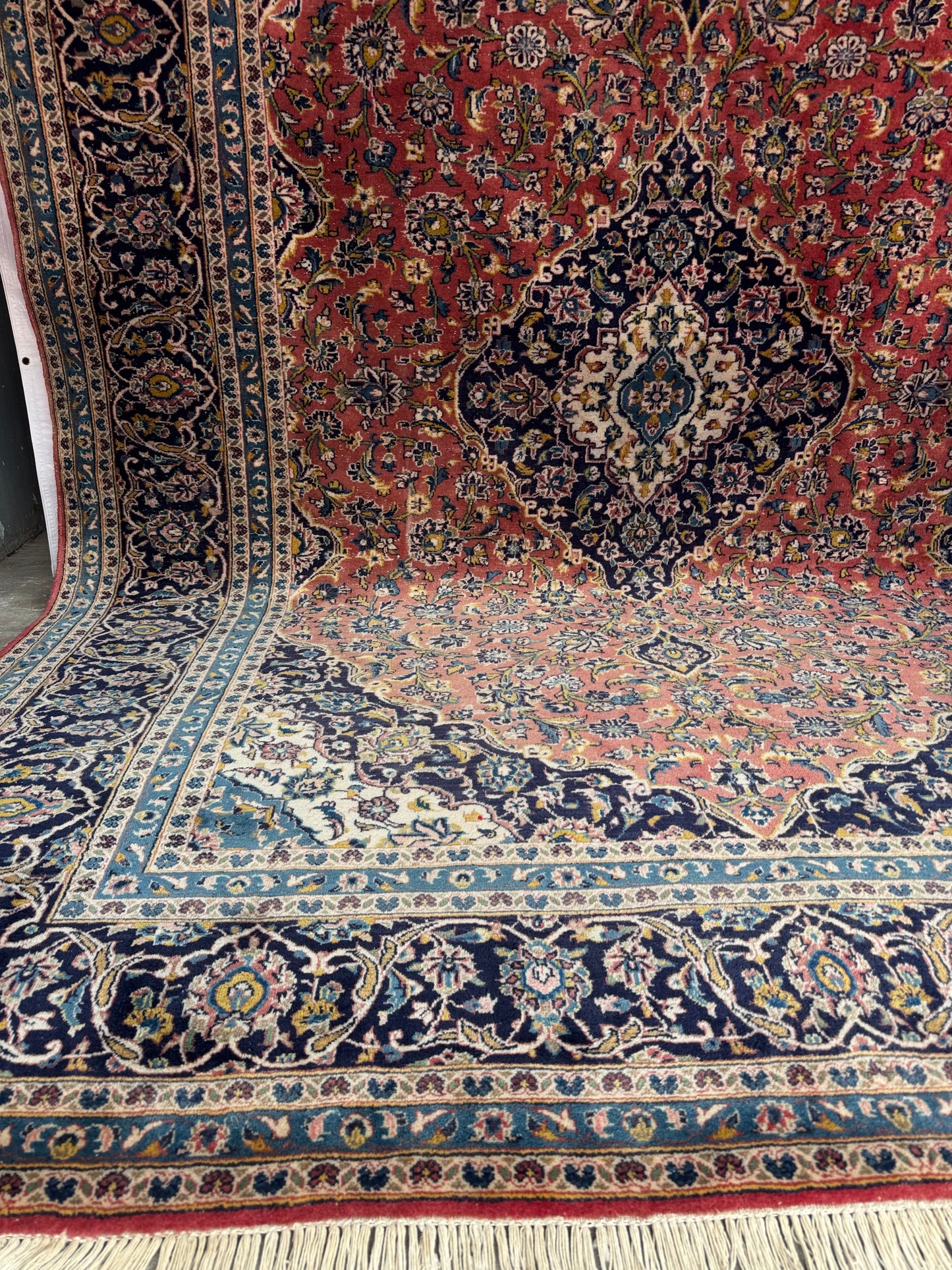 Handmade Persian Kashan Rug 344 x 243 cm | 11.3 x 8 ft