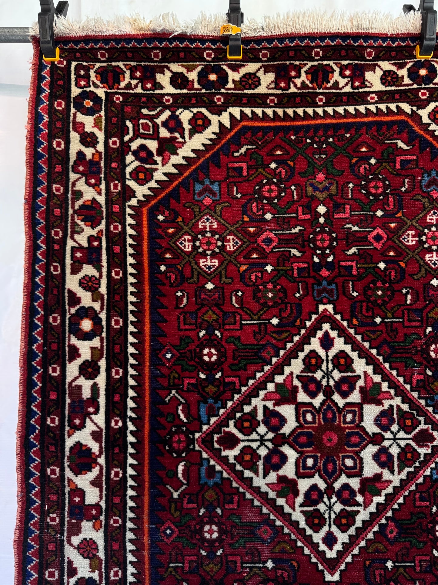 Handmade Persian Hosseinabad Rug 153 x 102 cm | 5 x 3.4 ft