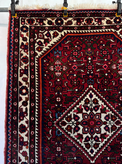 Handmade Persian Hosseinabad Rug 153 x 102 cm | 5 x 3.4 ft