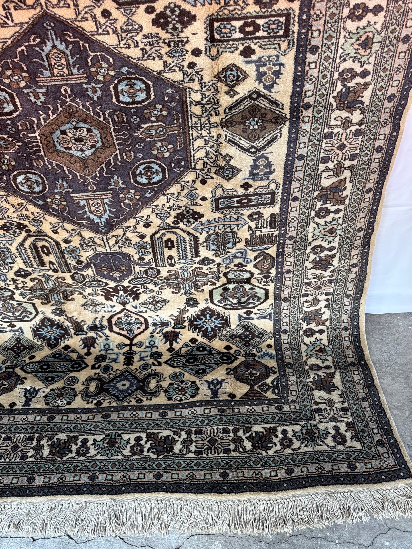 Handmade Ardebil Rug 270 x 174 cm | 8.86 x 5.71 ft