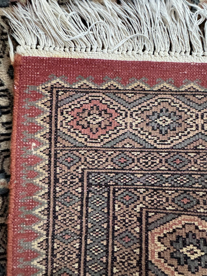 Handmade Lahore Rug 287 x 191 cm | 9.42 x 6.27 ft