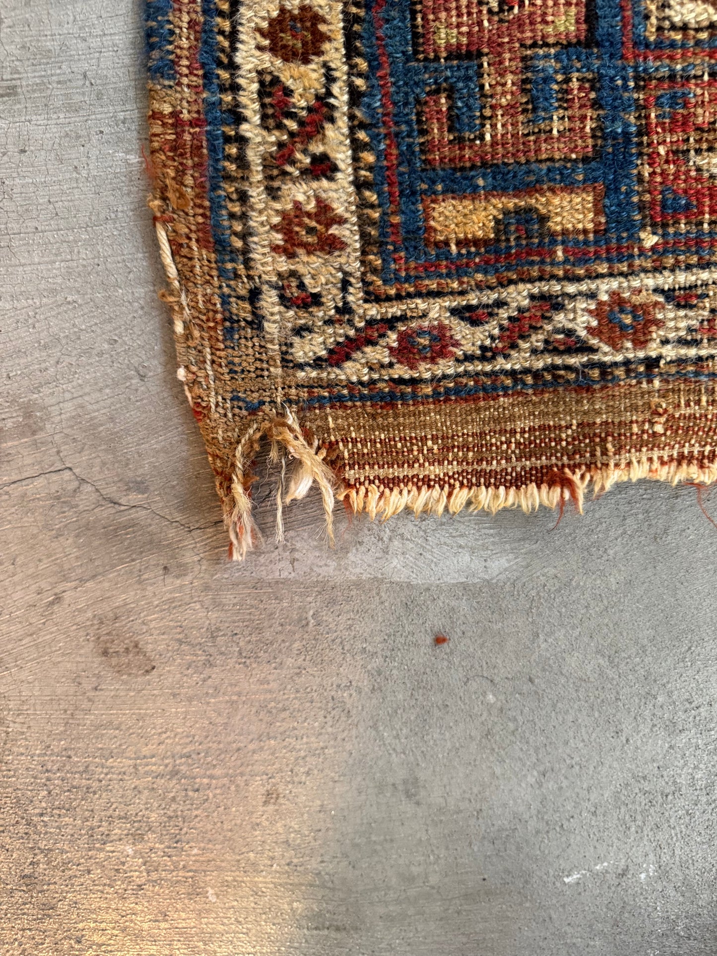 Handmade Persian Afshar 176 x 124 cm | 5.77 x 4.07 ft