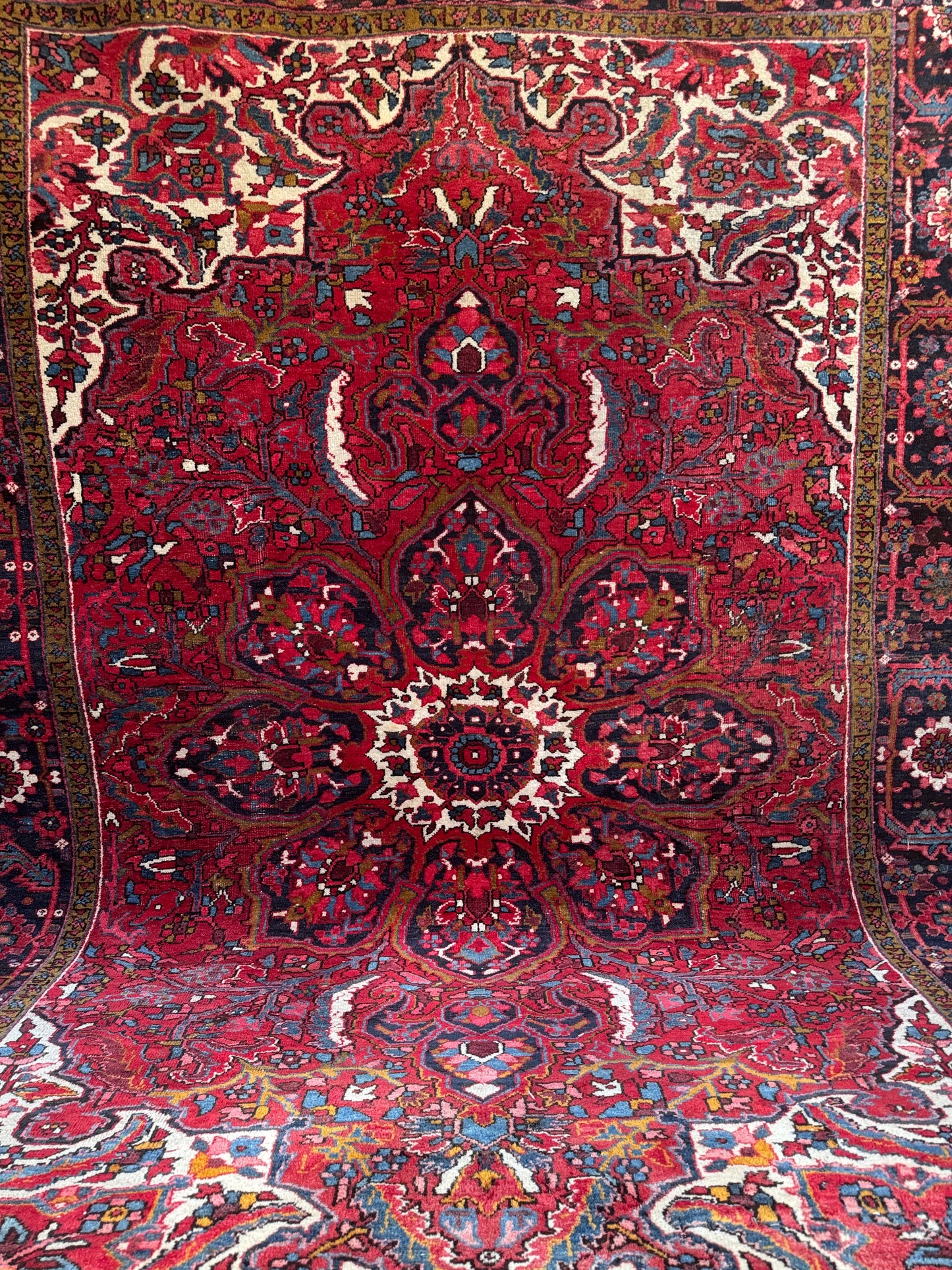 Handmade Persian Heriz Rug 350 x 240 cm | 11.5 x 7.9 ft
