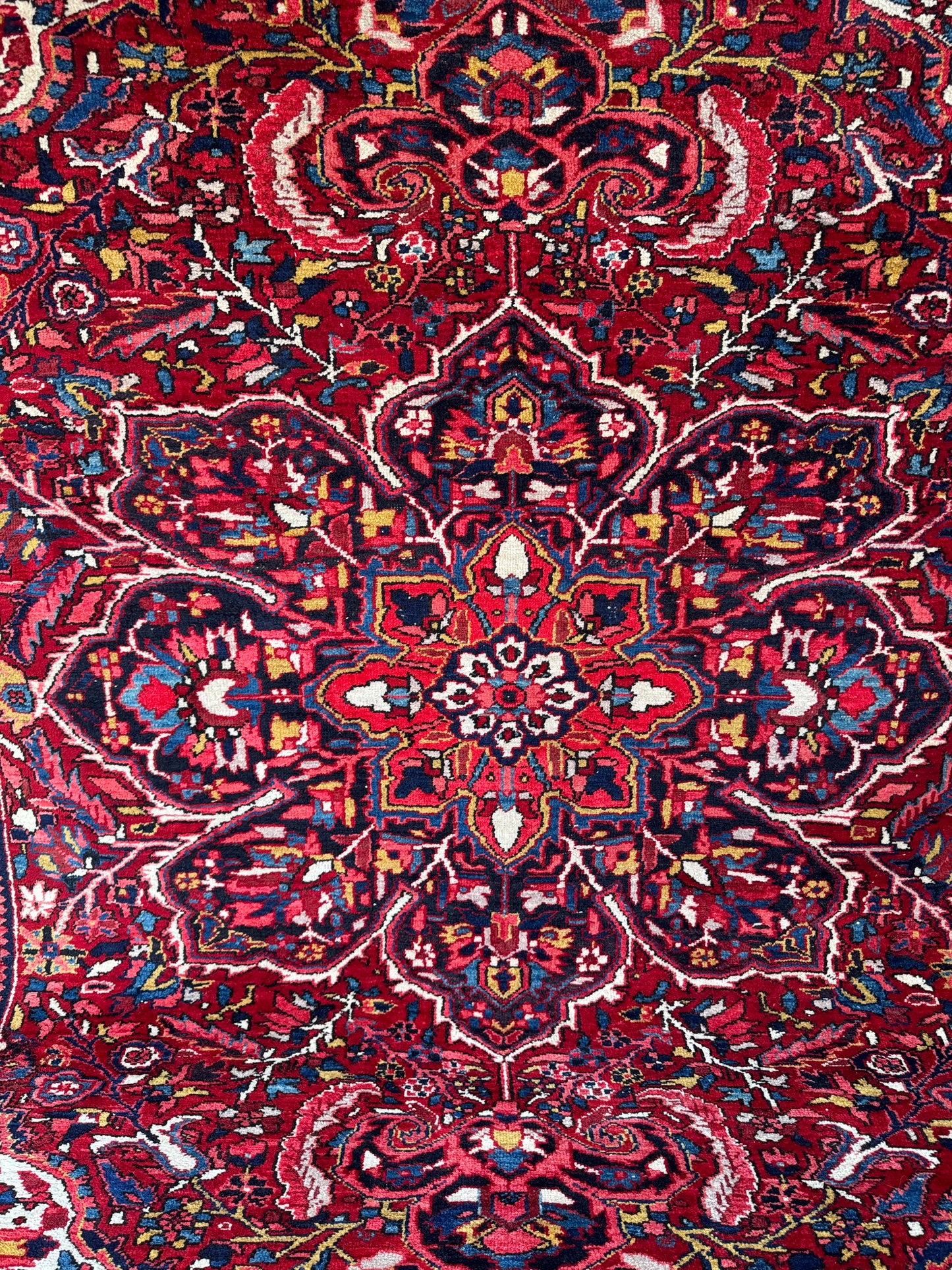 Handmade Persian Heriz Rug 310 x 210 cm | 10.17 x 6.89 ft