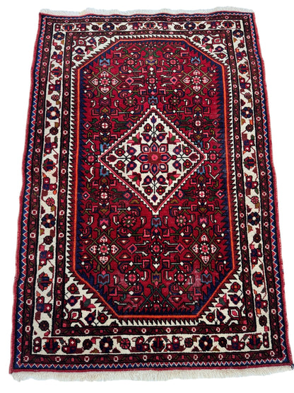 Handmade Persian Hosseinabad Rug 153 x 102 cm | 5 x 3.4 ft
