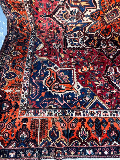 Handmade Persian Bakhtiar 390 x 315 cm | 12.8 x 10.33 ft