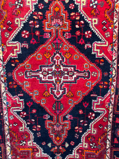 Handmade Persian Tuyserkan Rug 202 x 128 cm | 6.6 x 4.2 ft