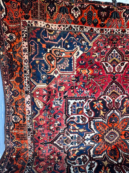Handmade Persian Bakhtiar 390 x 315 cm | 12.8 x 10.33 ft