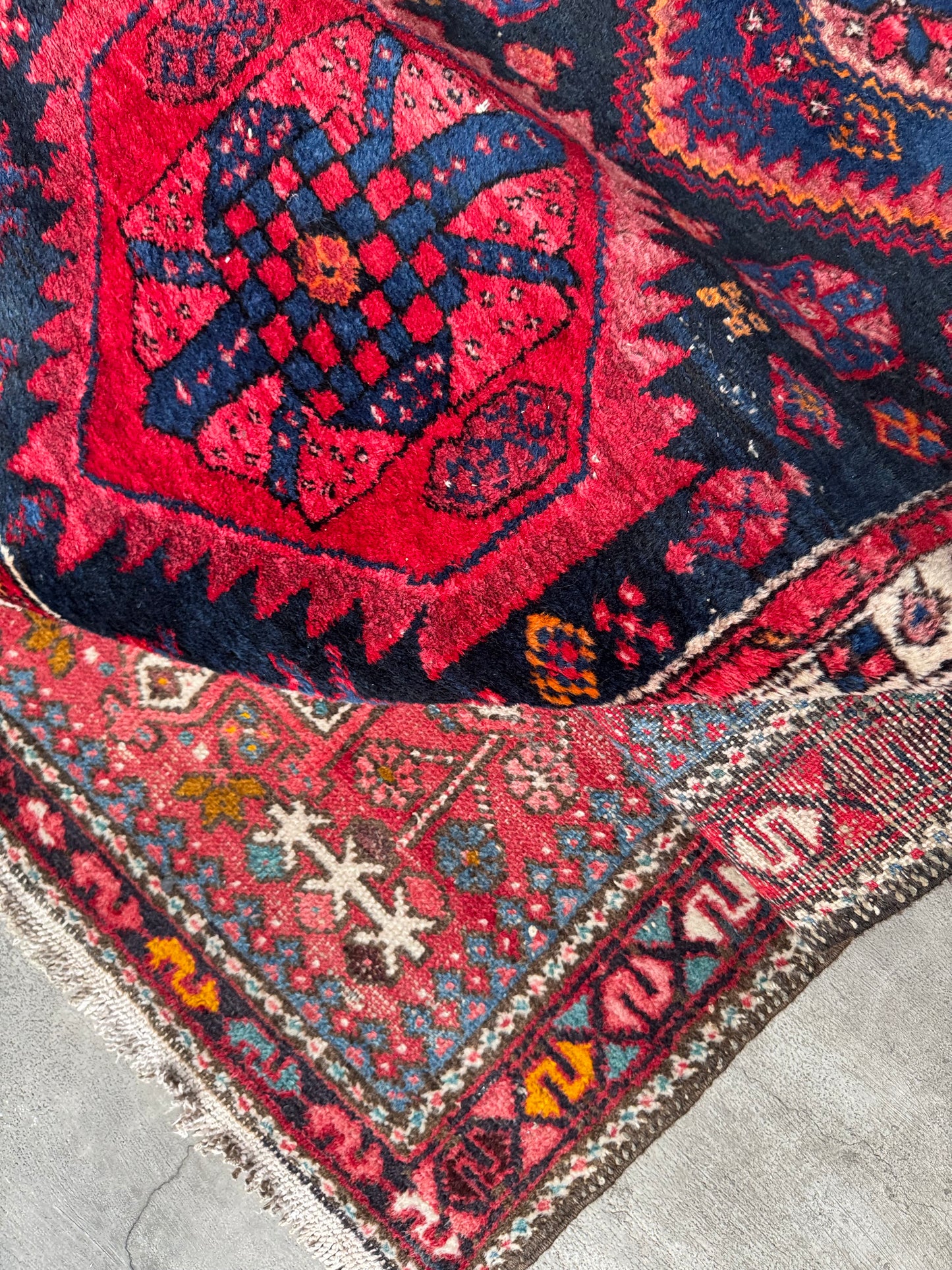 Handmade Persian Karaja Runner
270 x 98 cm | 8.9 x 3.2 ft