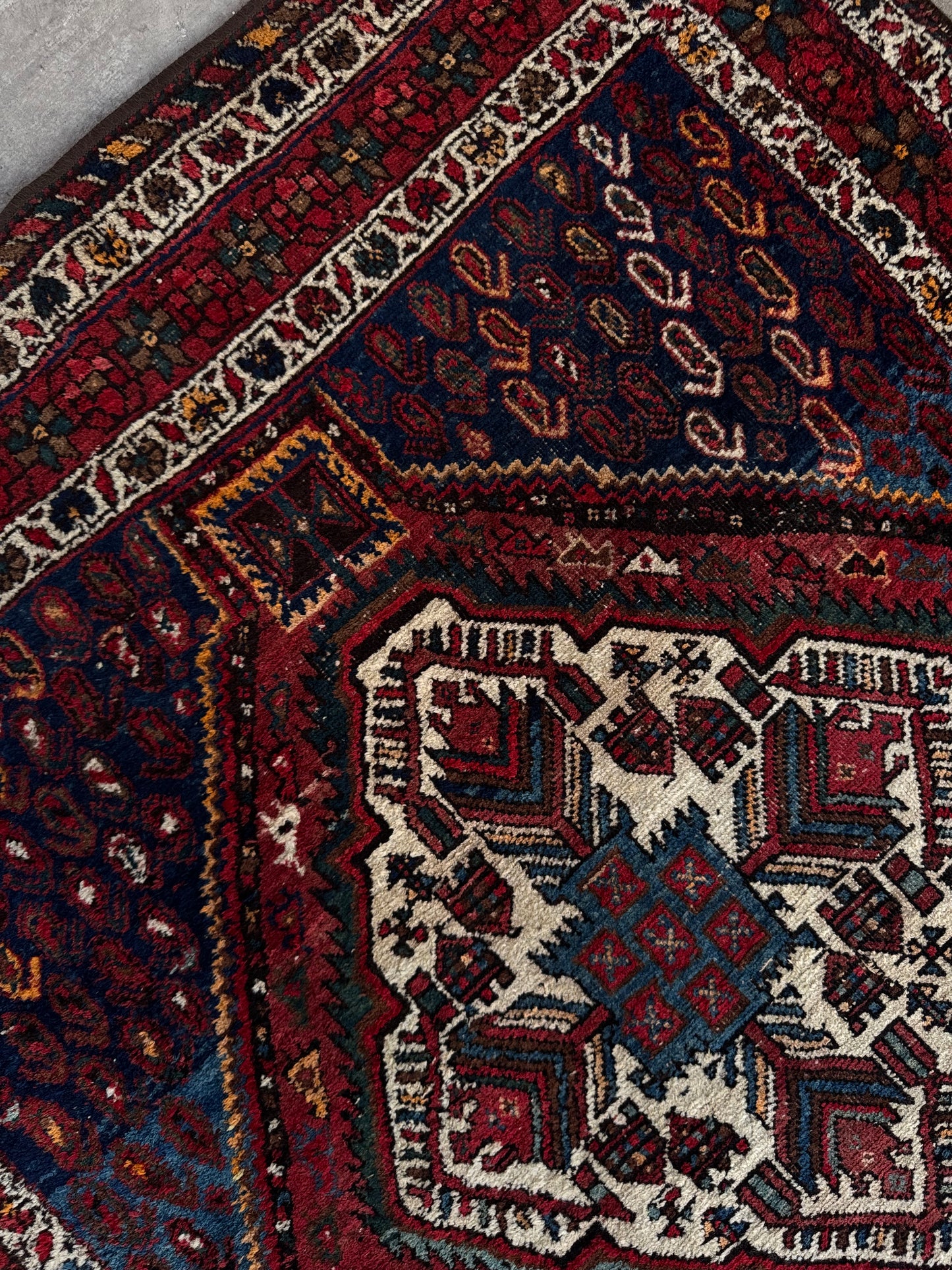 Handmade Persian Afshar Rug
145 x 125 cm | 4.9 x 4.1 ft