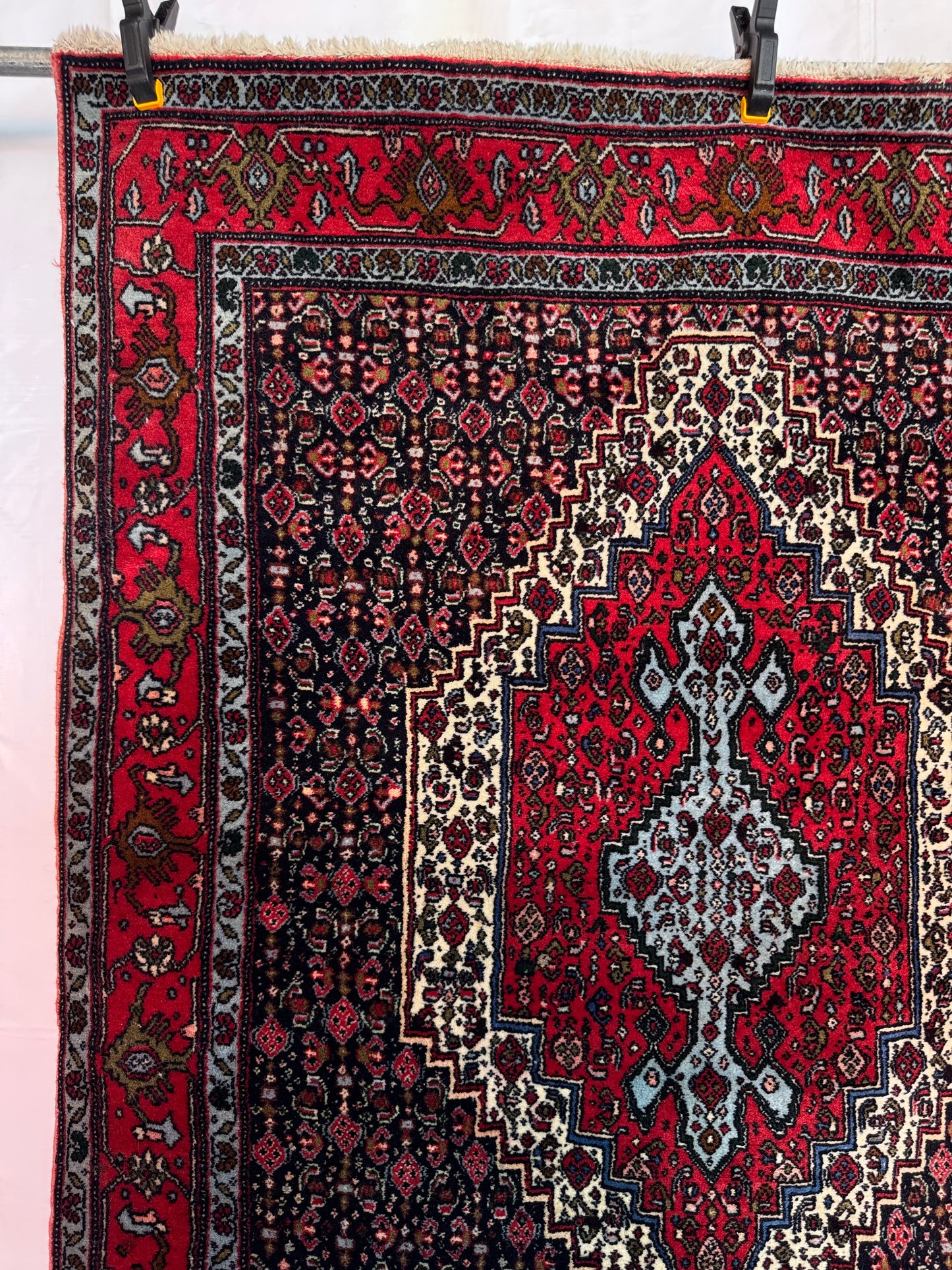 Handmade Persian Senneh Rug
155 x 125 cm | 5.1 x 4.1 ft