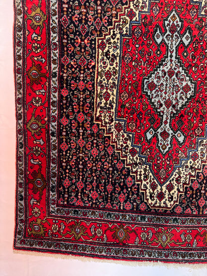 Handmade Persian Senneh Rug
155 x 125 cm | 5.1 x 4.1 ft