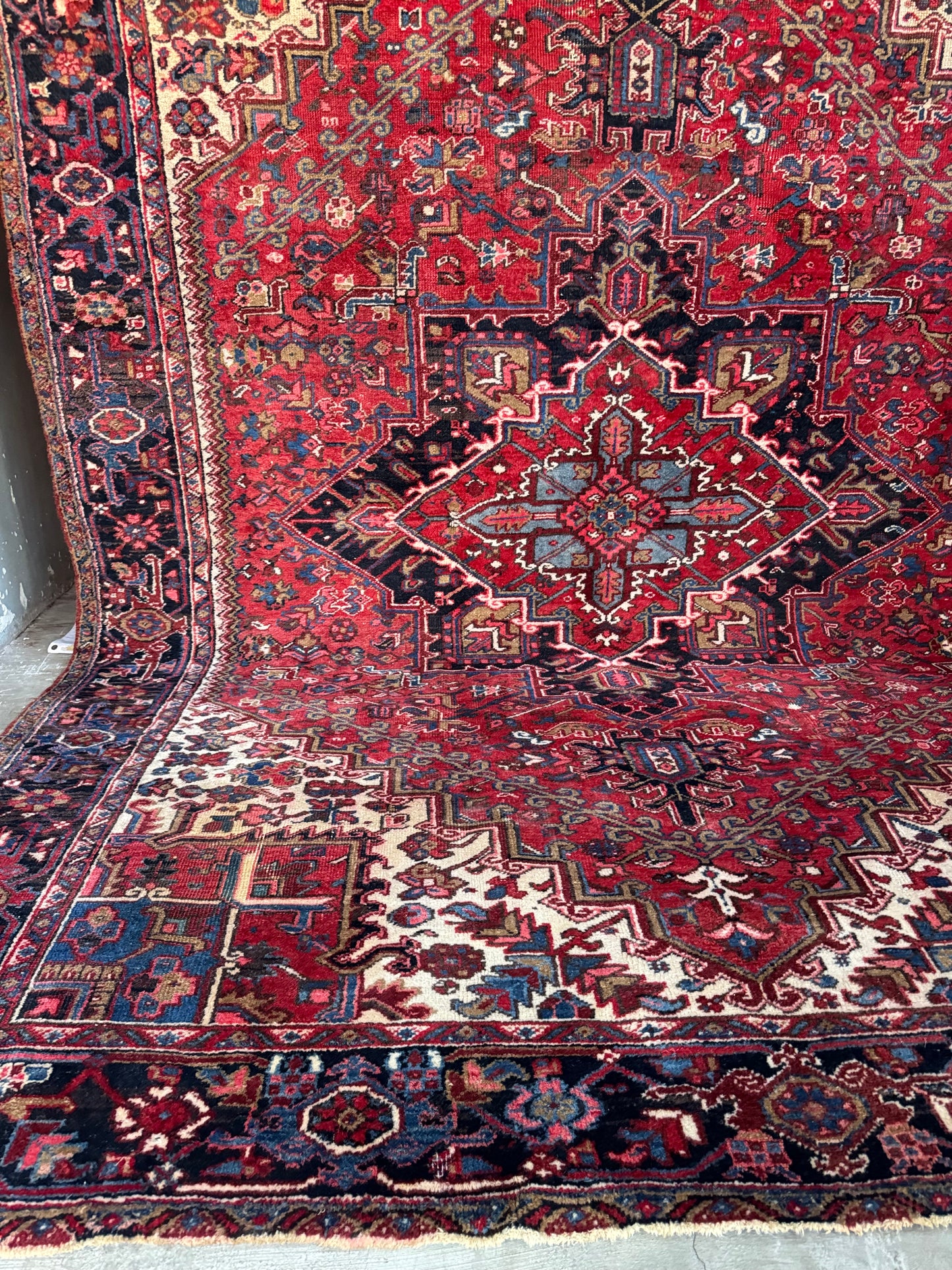 Handmade Persian Heriz 350 x 262 cm | 11.5 x 8.6 ft