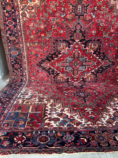Handmade Persian Heriz 350 x 262 cm | 11.5 x 8.6 ft