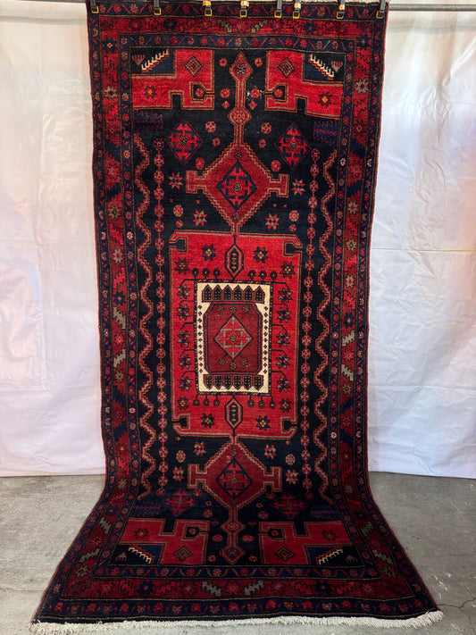 Handmade Persian Zanjan Rug
290 x 125 cm | 9.5 x 4.1 ft