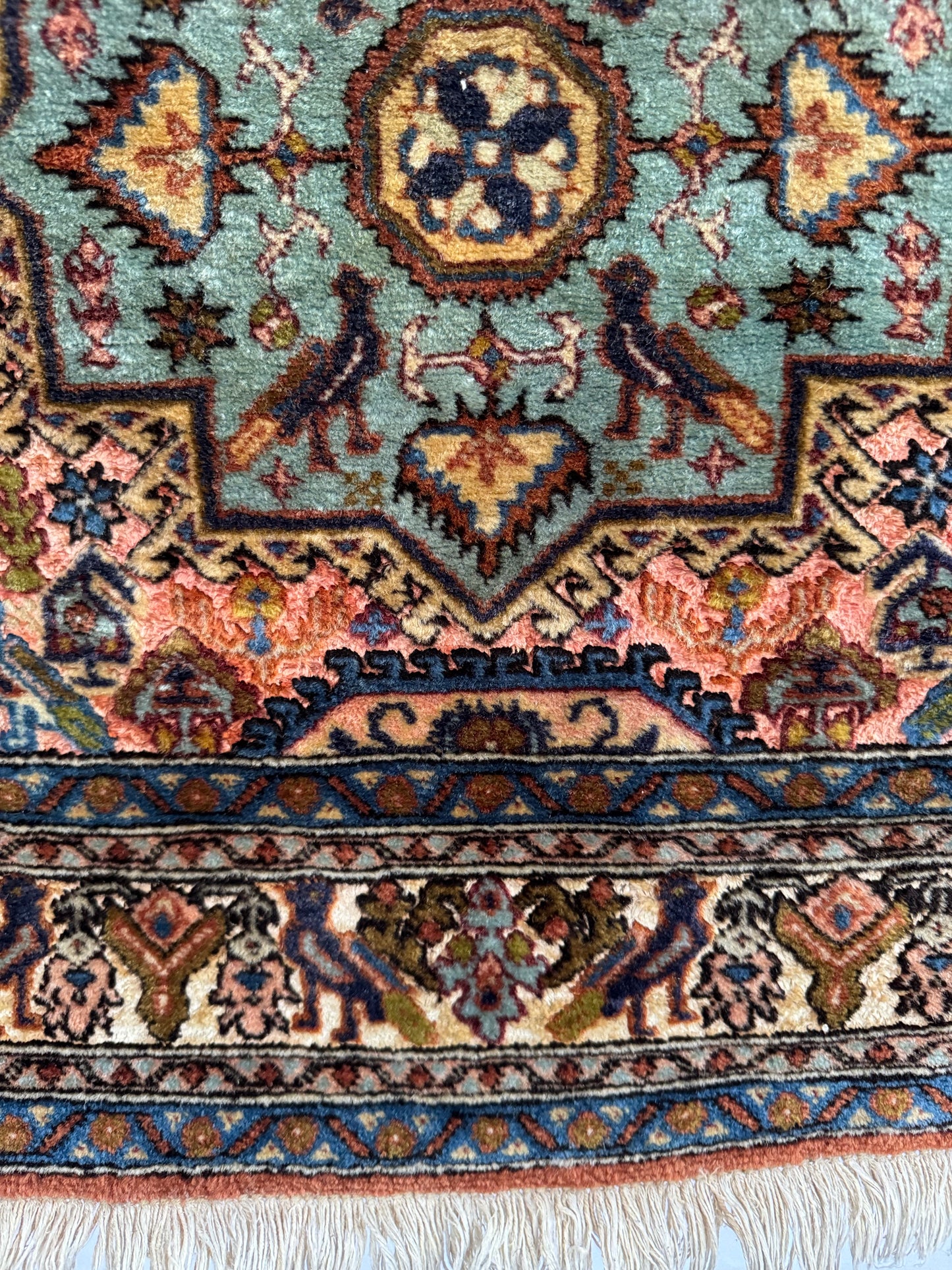 Handmade Persian Tabriz Rug 147 x 100 cm | 4.82 x 3.28 ft