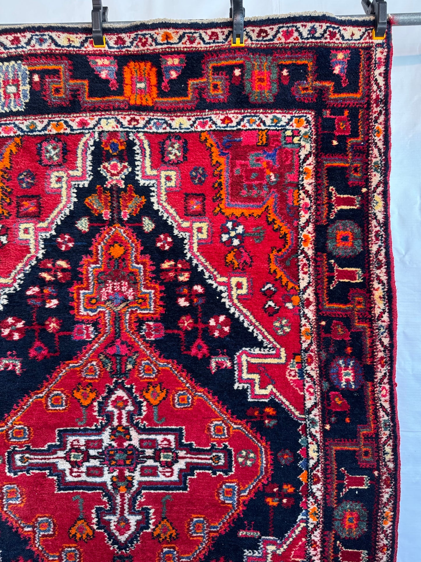 Handmade Persian Tuyserkan Rug 202 x 128 cm | 6.6 x 4.2 ft