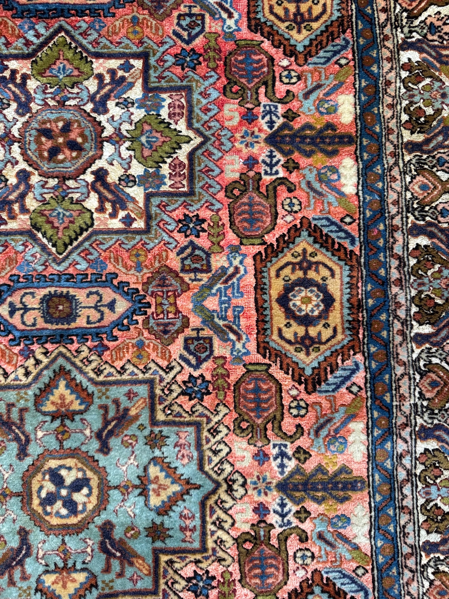 Handmade Persian Tabriz Rug 147 x 100 cm | 4.82 x 3.28 ft