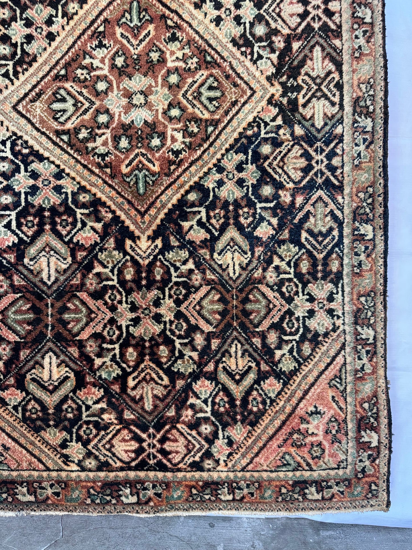 Handmade Persian Malayer Rug
200 x 135 cm | 6.6 x 4.4 ft