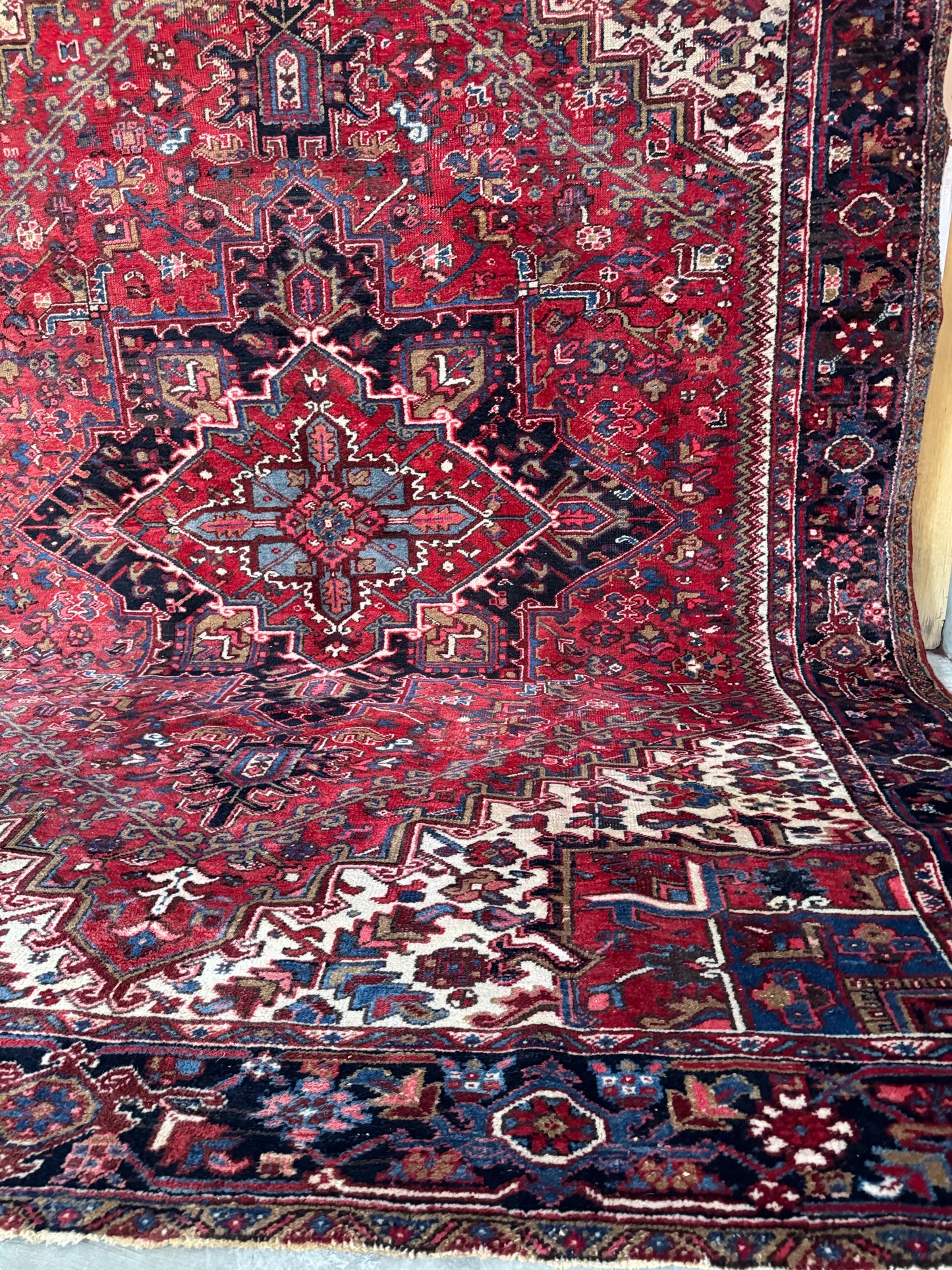 Handmade Persian Heriz 350 x 262 cm | 11.5 x 8.6 ft