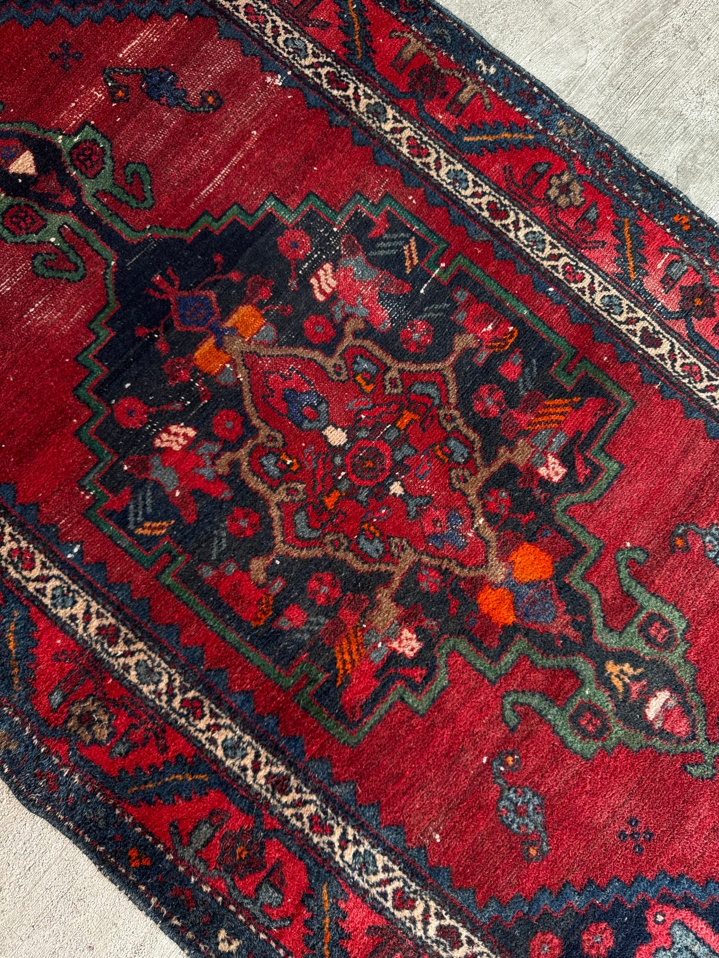 Handmade Persian Hamadan Rug
235 x 115 cm | 7.7 x 3.8 ft
