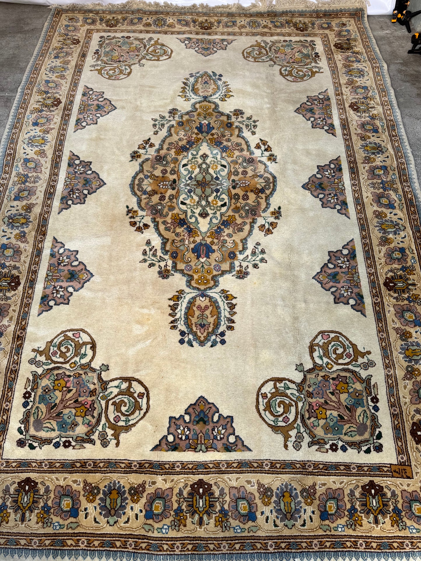 Handmade Persian Tabriz Rug 295 x 200 cm | 9.68 x 6.56 ft