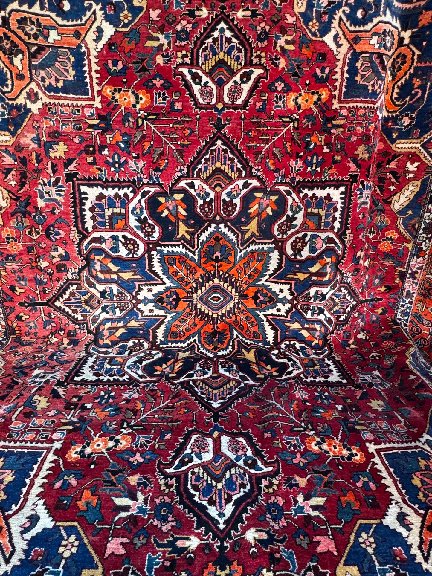Handmade Persian Bakhtiar 390 x 315 cm | 12.8 x 10.33 ft