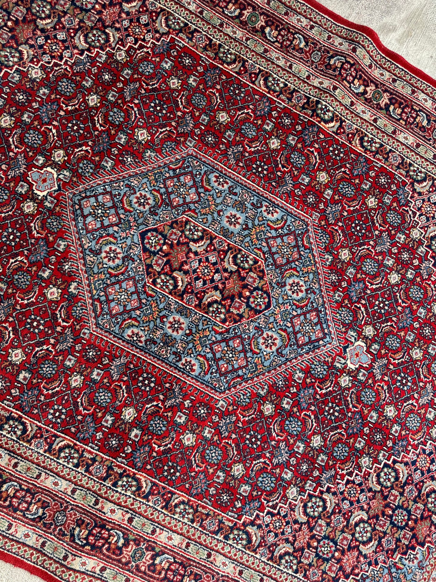 Handmade Indo Bidjar Rug
242 x 175 cm | 7.9 x 5.7 ft