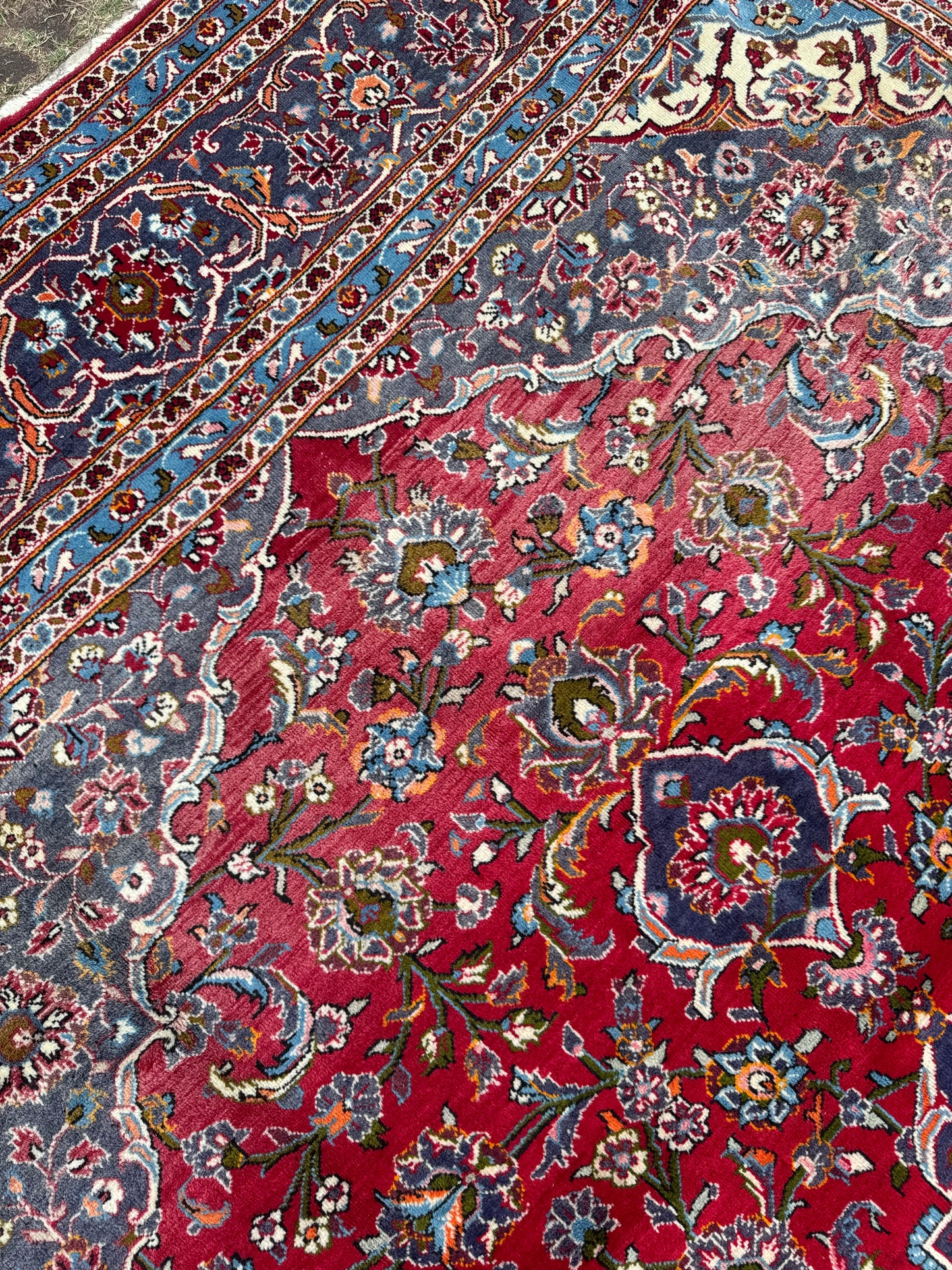 Handmade Persian Kashan Rug
415 x 295 cm | 13.6 x 9.7 ft