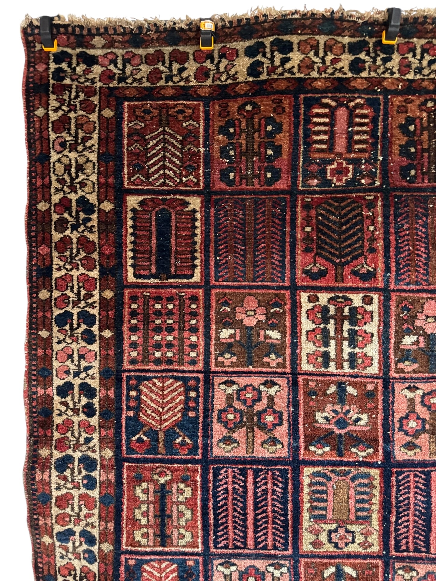 Handmade Persian Bakhtiar 197 x 136cm | 6.46 x 4.46 ft