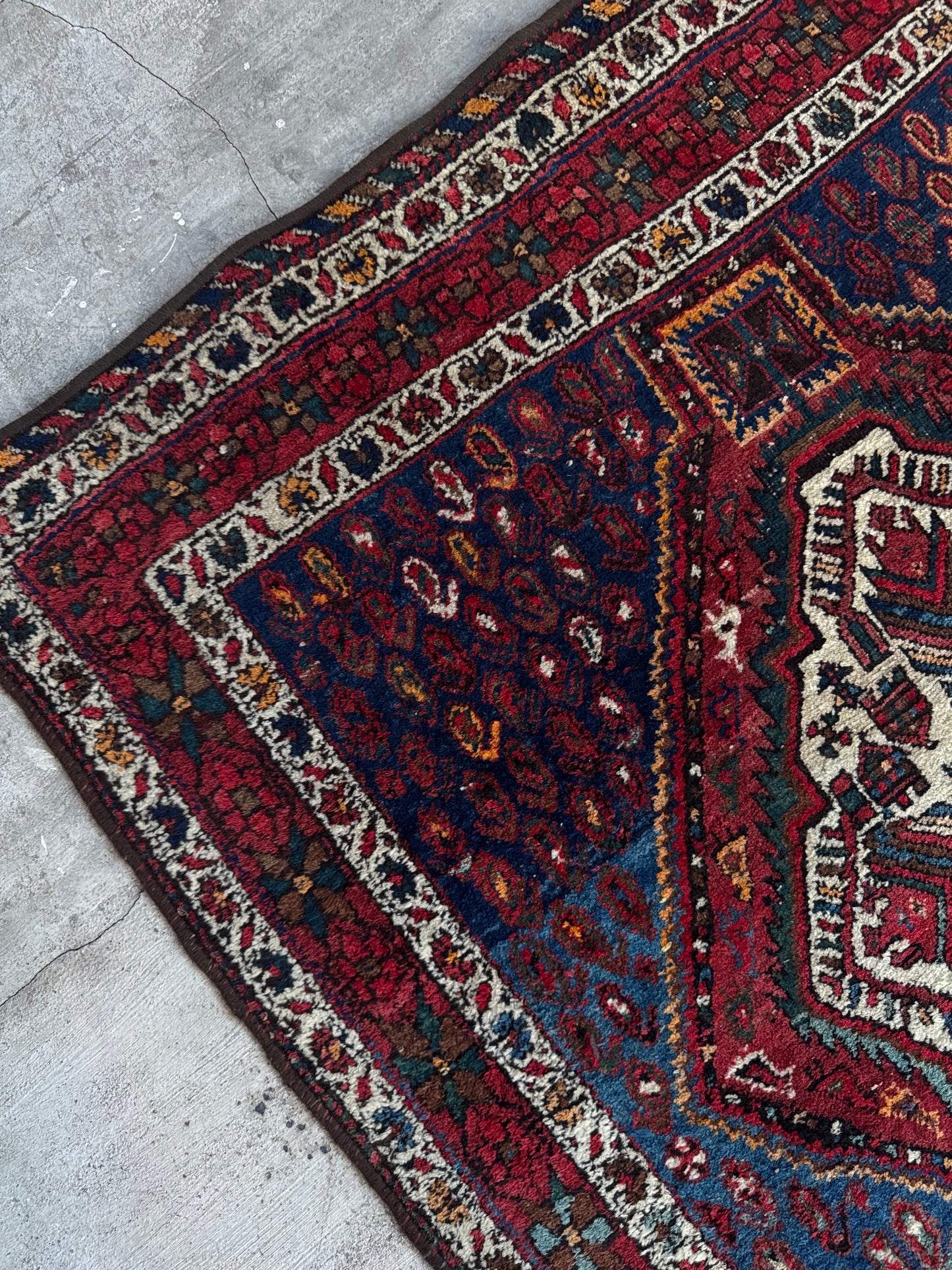 Handmade Persian Afshar Rug
145 x 125 cm | 4.9 x 4.1 ft