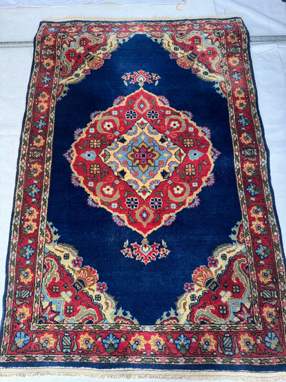 Handmade Romainian Rug 157 x 102 cm | 5.15 x 3.35 ft