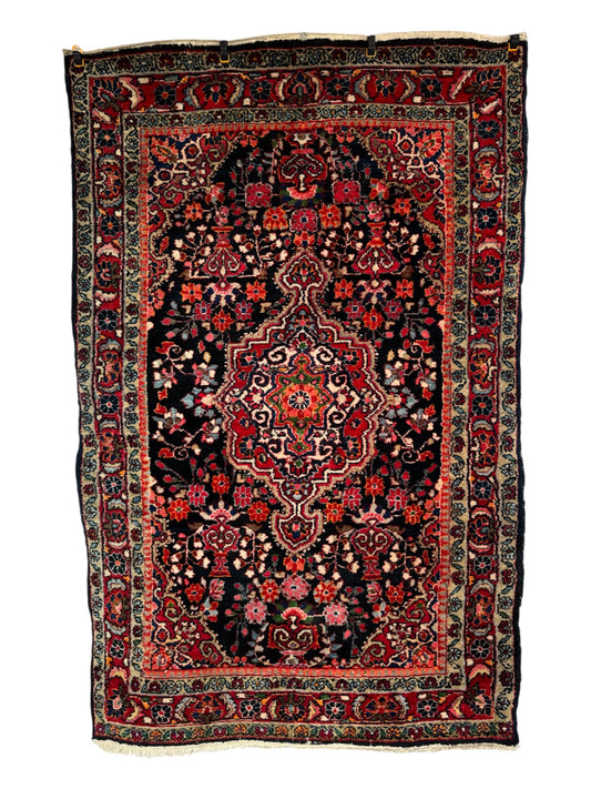 Handmade Persian Sarouk Rug 215 x 139 cm | 7.05 x 5 ft