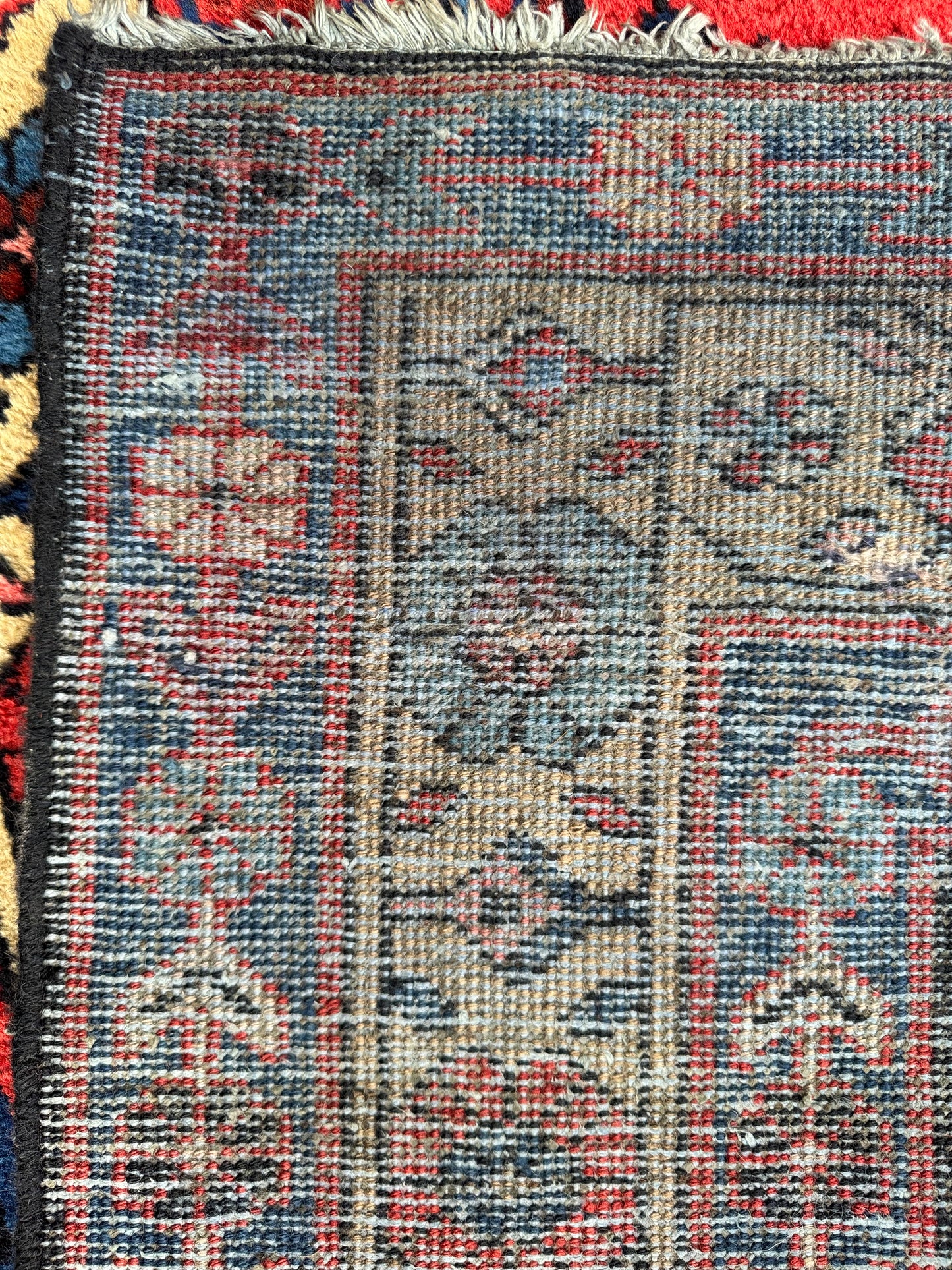 Handmade Persian Wiss Rug
340 x 210 cm | 11.2 x 6.9 ft