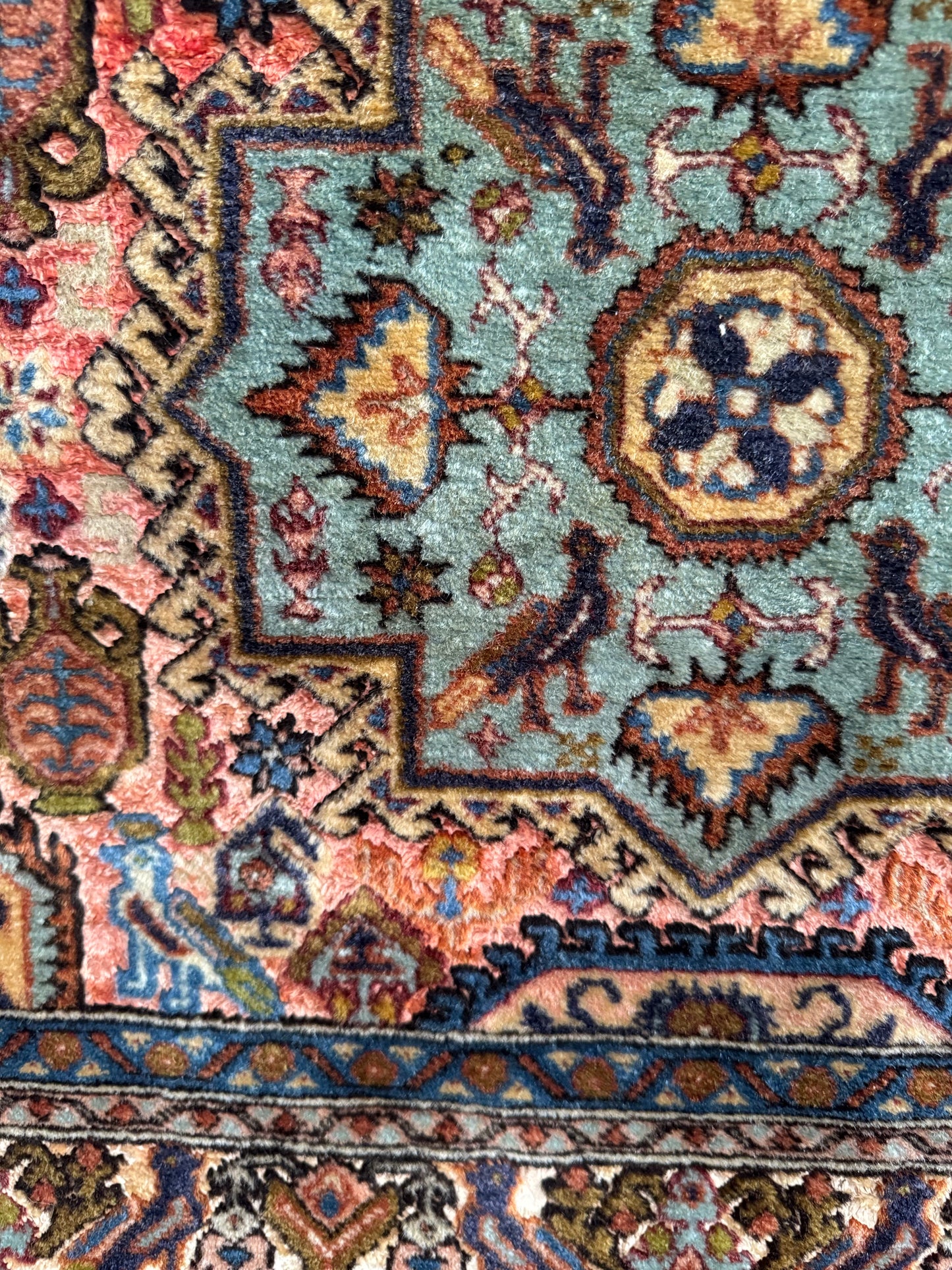 Handmade Persian Tabriz Rug 147 x 100 cm | 4.82 x 3.28 ft