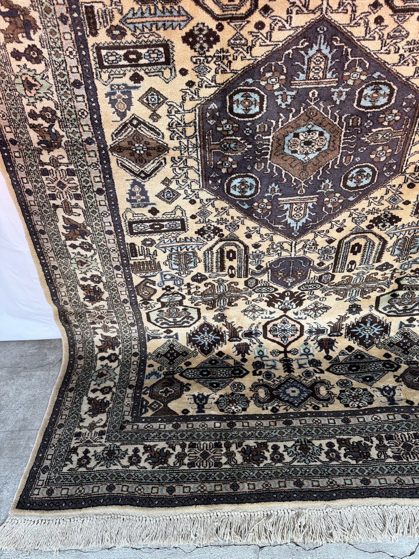 Handmade Ardebil Rug 270 x 174 cm | 8.86 x 5.71 ft