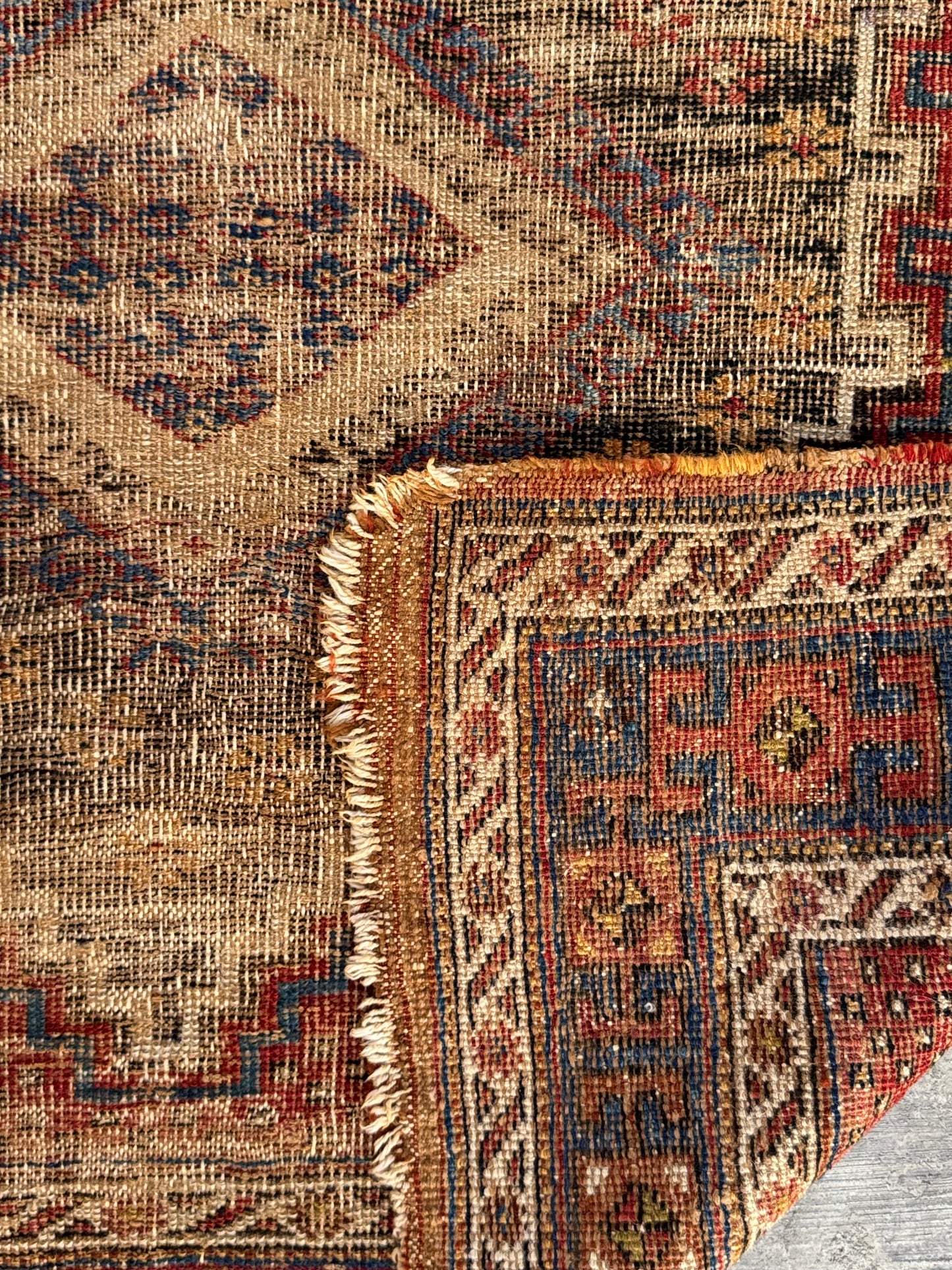 Handmade Persian Afshar 176 x 124 cm | 5.77 x 4.07 ft